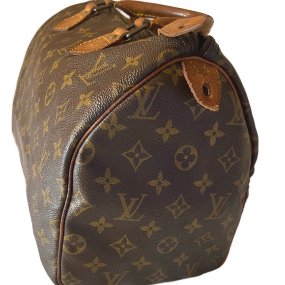 LOUIS VUITTON Speedy 30 Monogram Canvas Handbag with Gold Hardware - Picture 7 of 16
